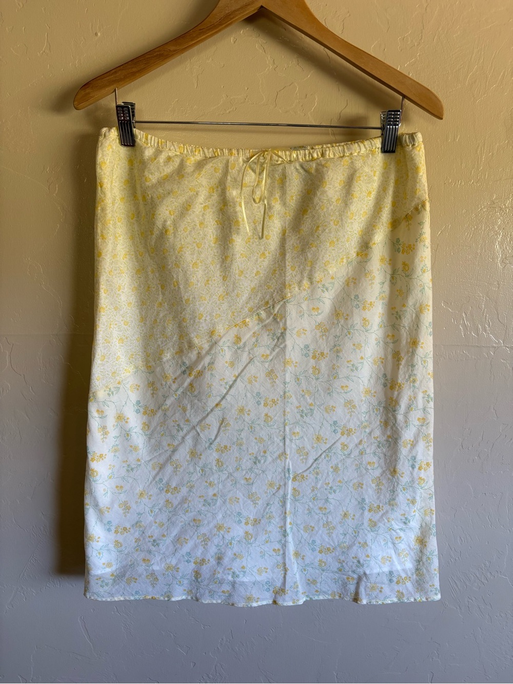 Vintage 2000s 90s Express Dainty Floral 100% Cotton Light Butter Yellow Skirt M